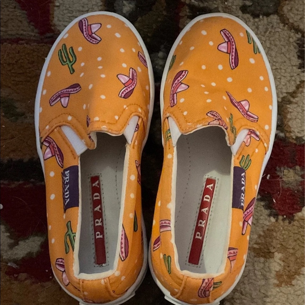 Prada kids shoes size 26